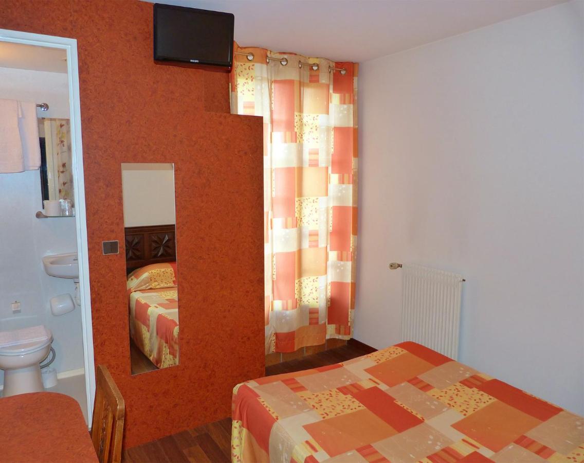 Hotel Les Peyrieres Olemps 外观 照片