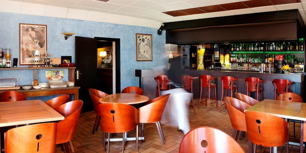 Hotel Les Peyrieres Olemps 外观 照片